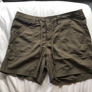 The North Face Hiking Shorts - Olive Green